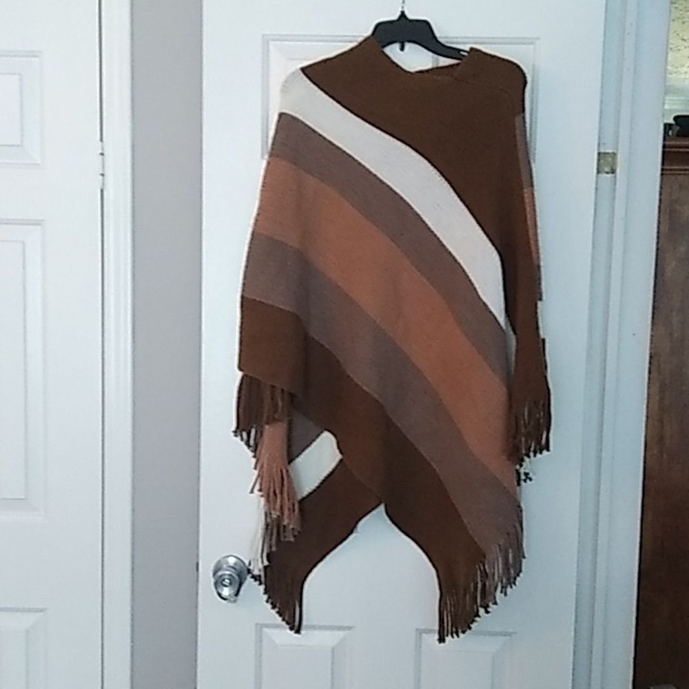 Beautiful Charlie Paige Boutique Poncho